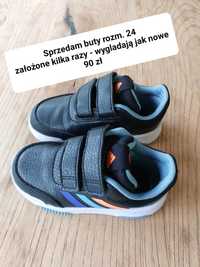 Buty sportowe-czarne