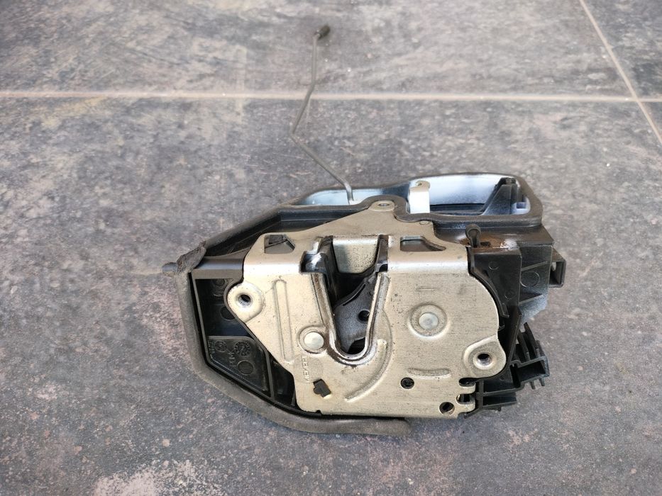 Замок задньої лівої дверки BMW X5 e70