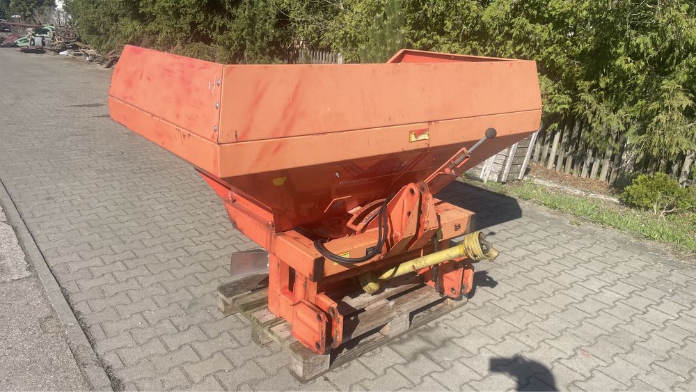 Rozsiewacz nawozu Rauch ZSB 900 nie kuhn amazone