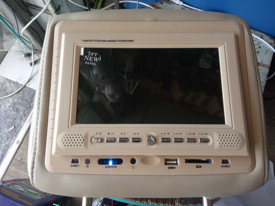 Підголівник з монітором 7д і DVD на запчасти или под ремонт