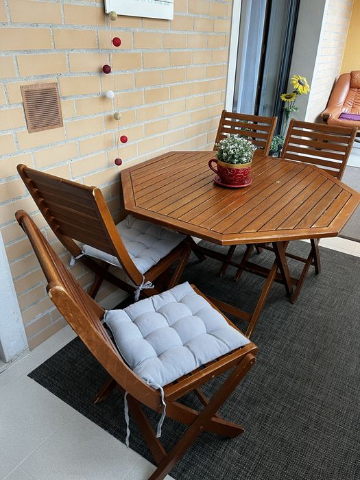 mesa de jardim e 4 cadeiras