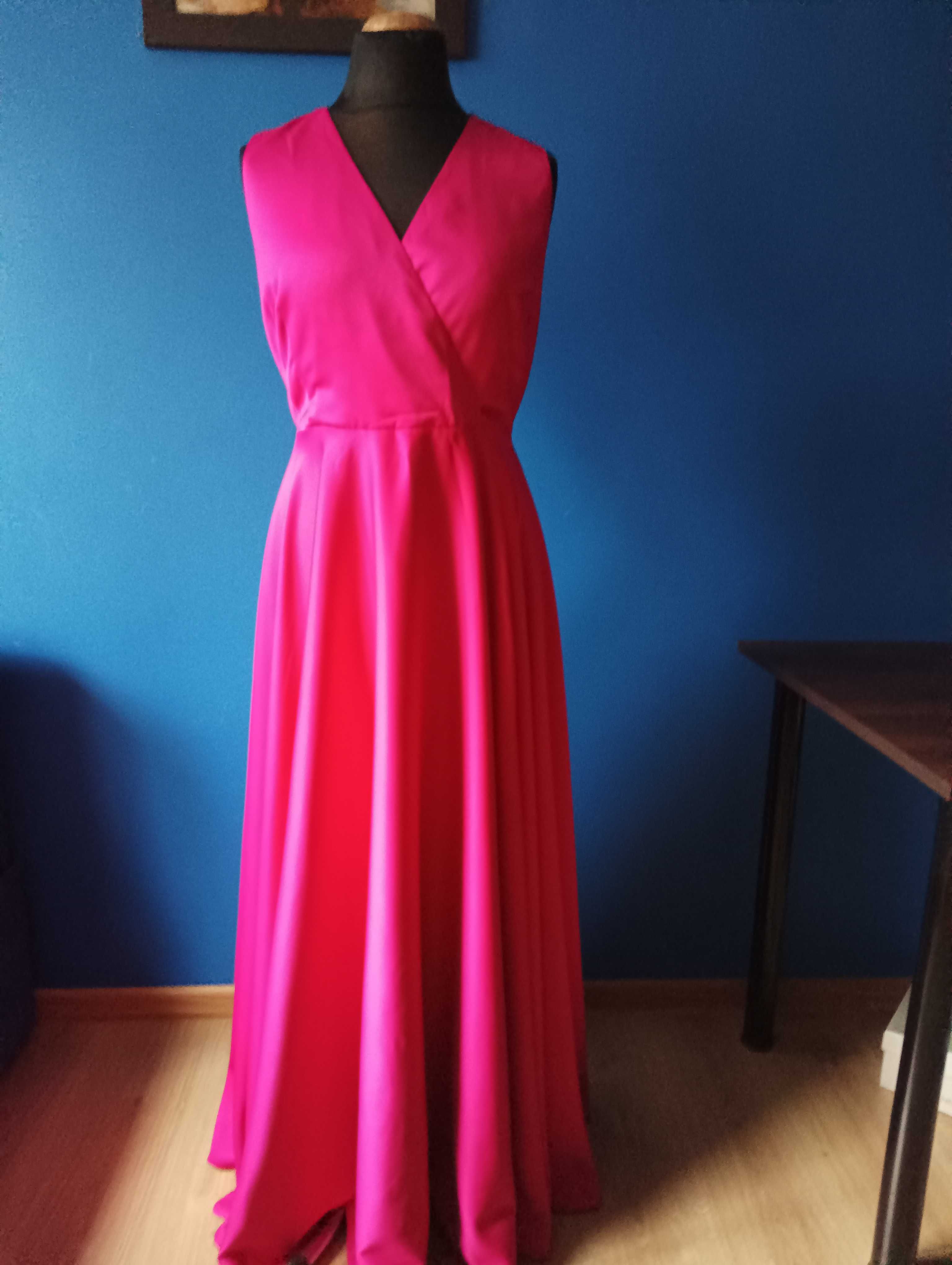Długa sukienka na imprezę w kolorze cyklamenowym