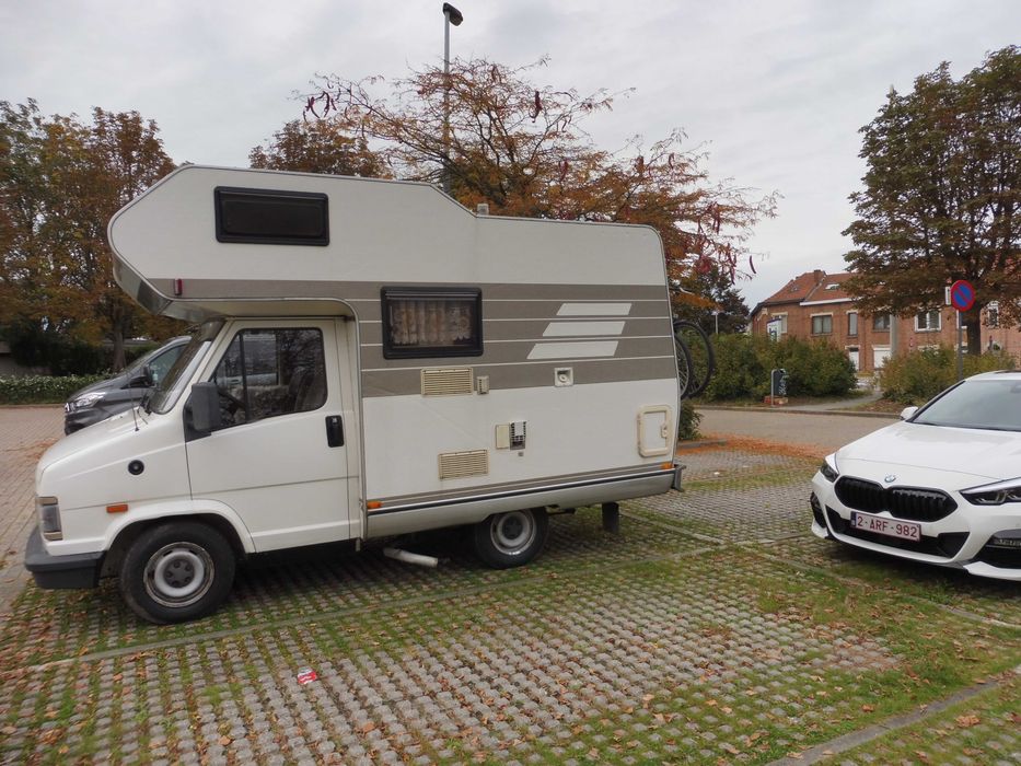Kamper hymer 2,5 td  doinwestowany od 18 lat w jednych rekach