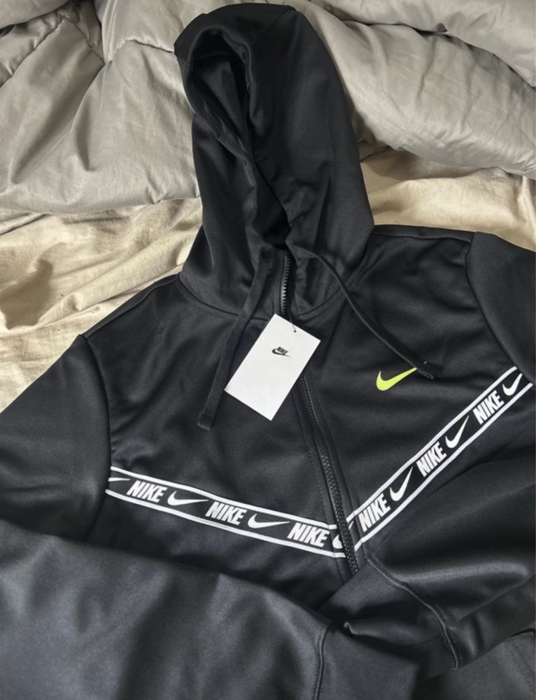 Casaco nike S nova com etiqueta