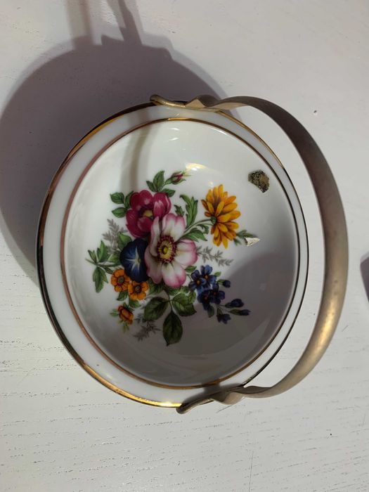 Peça decorativa em porcelana