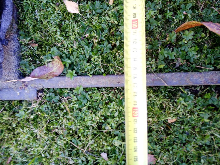 Stojak na okna i parapety