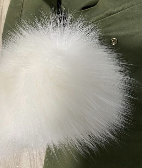 Продам парку жіночу!Натуральне хутро!Жіночий одяг!