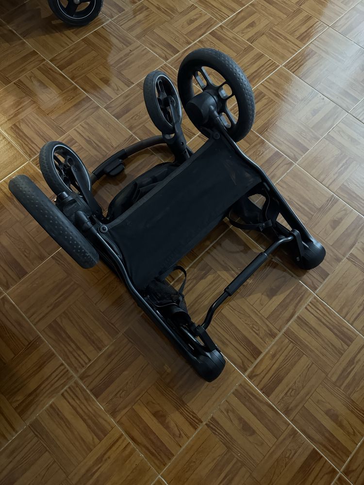 Vende se trio maxi cosi zelia 3 como novo