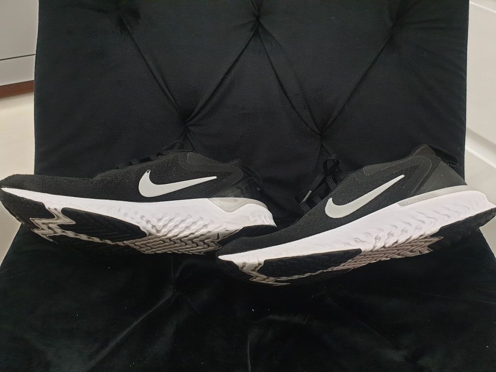 Sprzedam buty męskie chłopięce Nike rozmiar 41