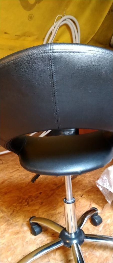 Fotel krzesło na kółkach