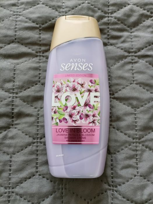 Avon kremowy żel pod love in bloom prysznic 250 ml nowy