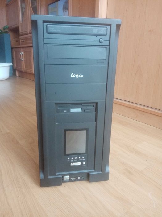 Komputer ATHLON II X4 _ 640 / DDR3 _ 8 GB / 500 GB  // TaNiO