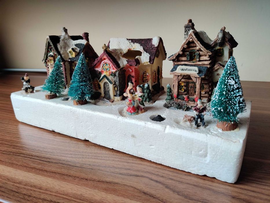 figurki domów ozdoby świateczne Boże Narodzenie