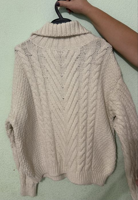 Свитер Zara молочный