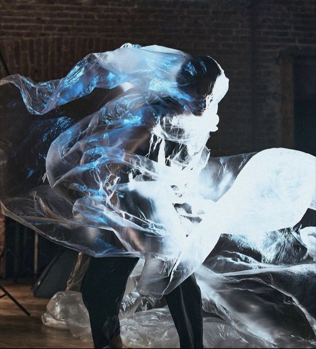 Творча фотостудія у центрі Львова — реквізит, природне світло