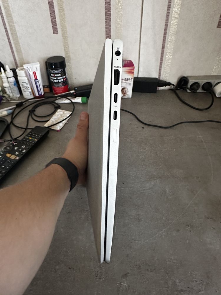 Hp elitebook g830 core i5/16gb/256