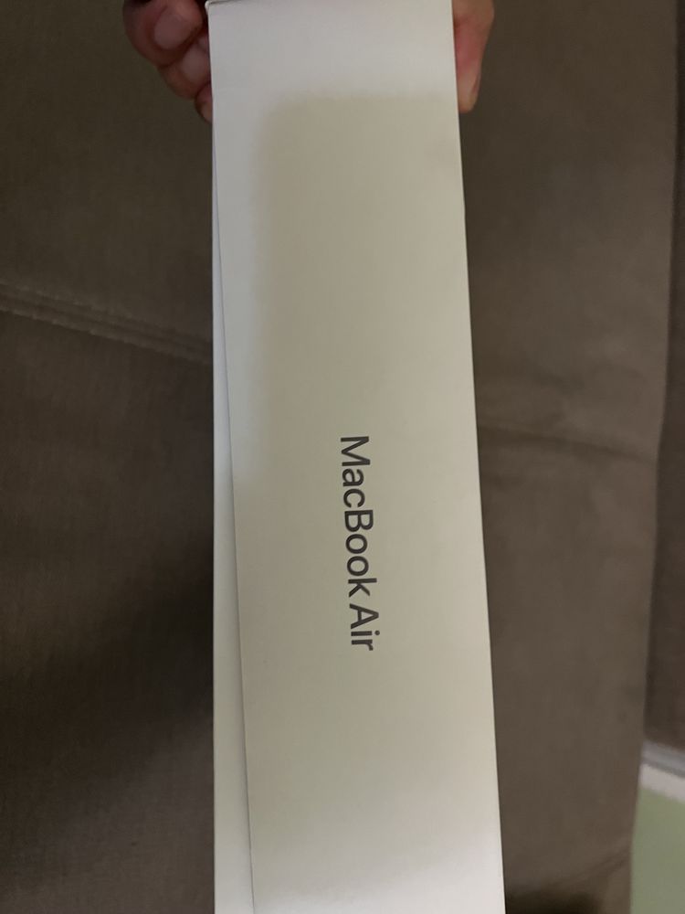 MACBOOK AIR M1 8gb ,256ssd