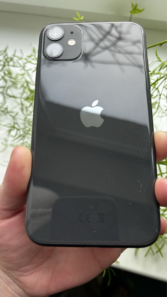 Продам IPhone 11 64 black