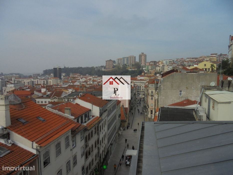 Parque de estacionamento em Coimbra (V127PL)