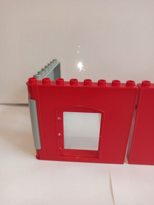 Lego Duplo czerwone ścianki