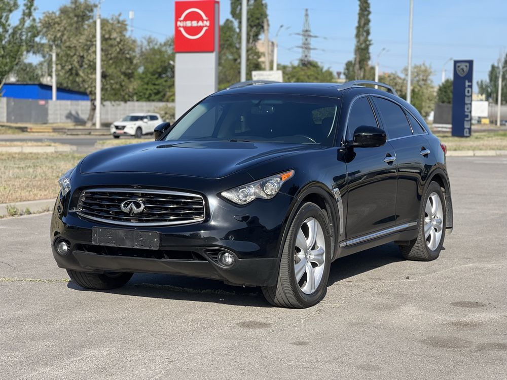 Infiniti FX 35 2011 год  3.5 газ