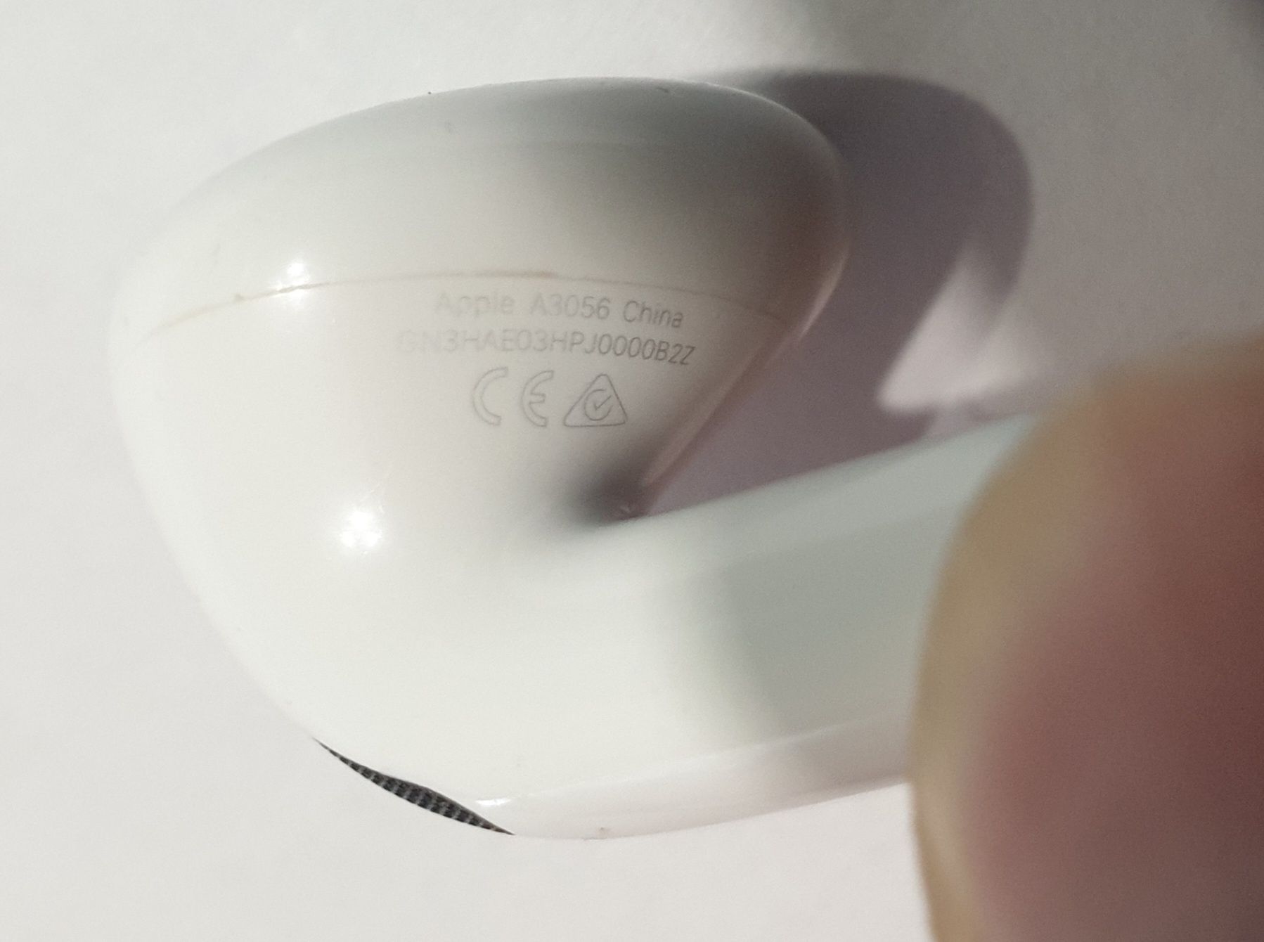 Лівий навушник Apple AirPods 4 (ANC) A3056 оригінал у хорошому стані