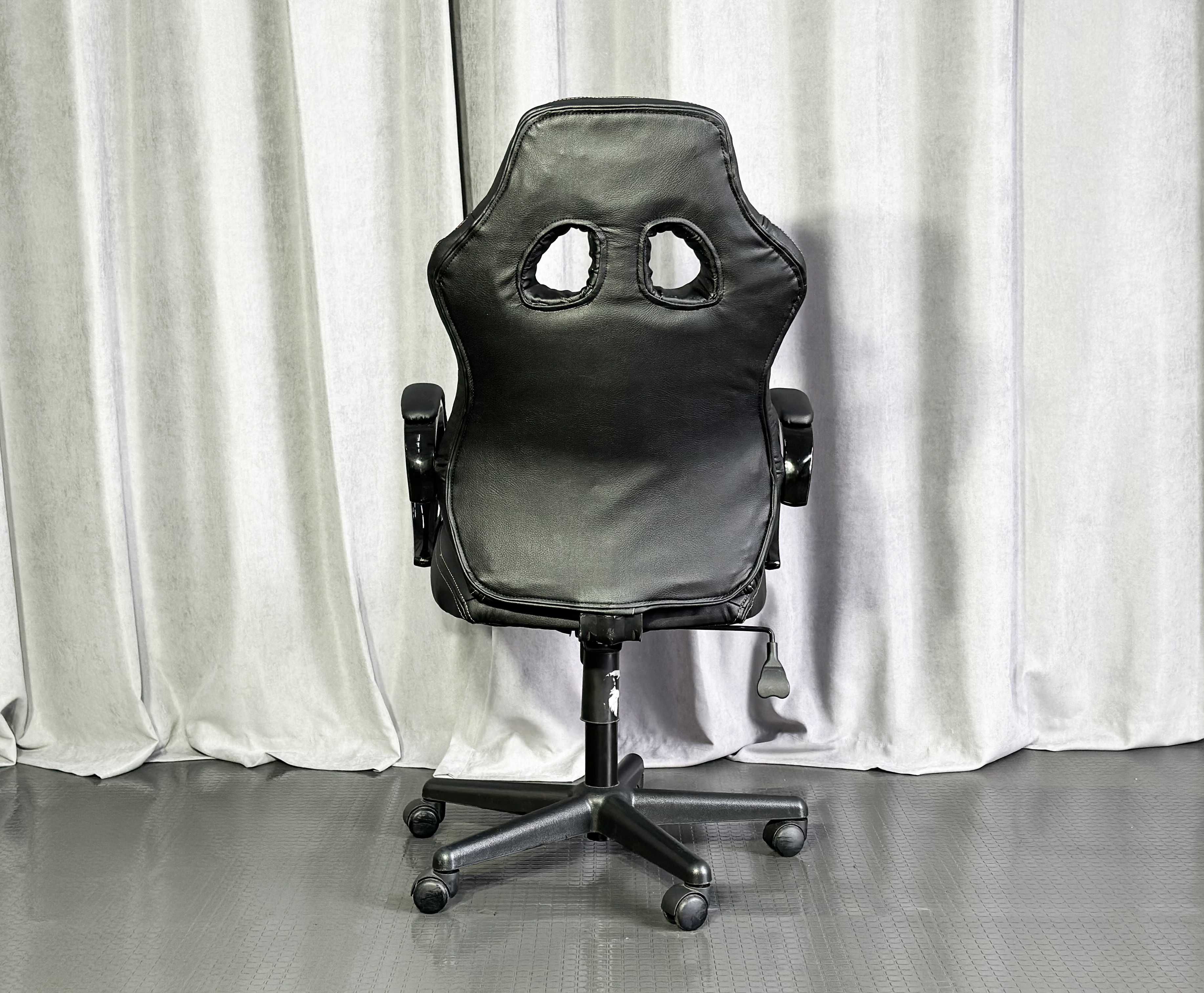 Чорне шкіряне/офісне/комп'ютерне/ігрове/робоче крісло/меблі для офісу