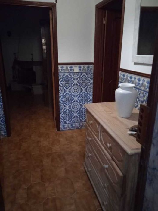 Cómoda grande em pinho