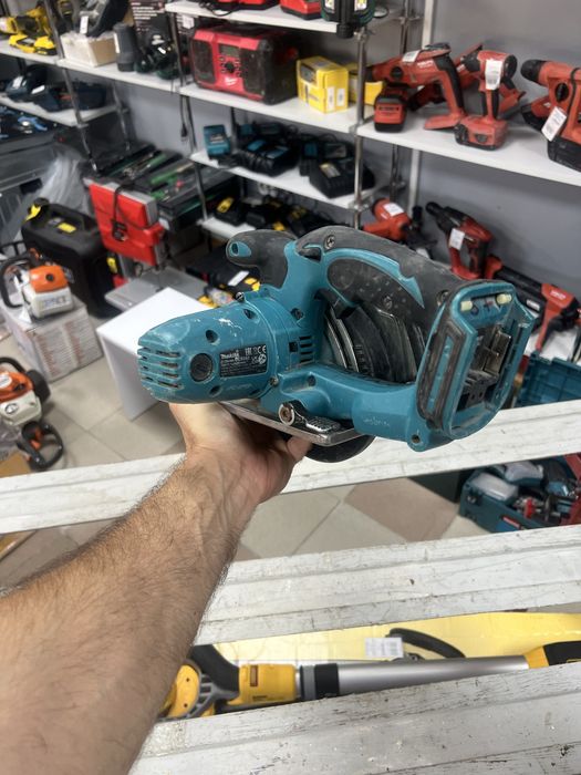 Акумуляторна дискова пила Makita DCS552Z