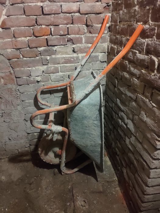 Будівельна тачка на колесі самовивіз КРОК