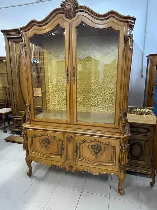 Zestaw mebli do jadalni – witryna + komoda.