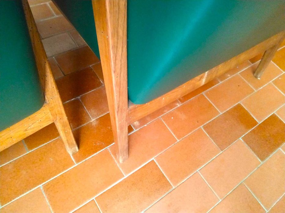 2 cadeirões Vintage, em napa verde