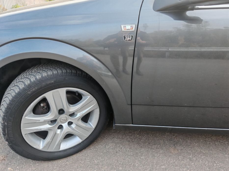 Opel astra 2010 не фарбована