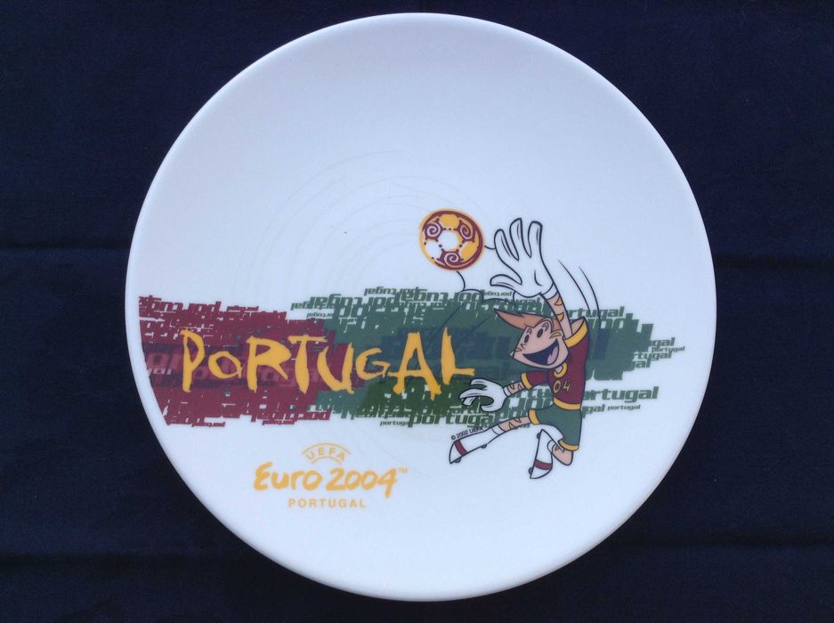 Prato do KINAS Mascote do EURO 2004 - Grupo Vista Alegre -Futebol UEFA