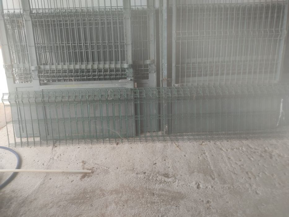 Conjunto de gradeamentos + portões