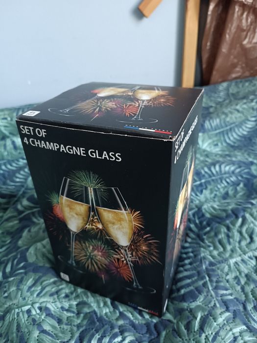 Kieliszki do szampana komplet 4 szt nowe