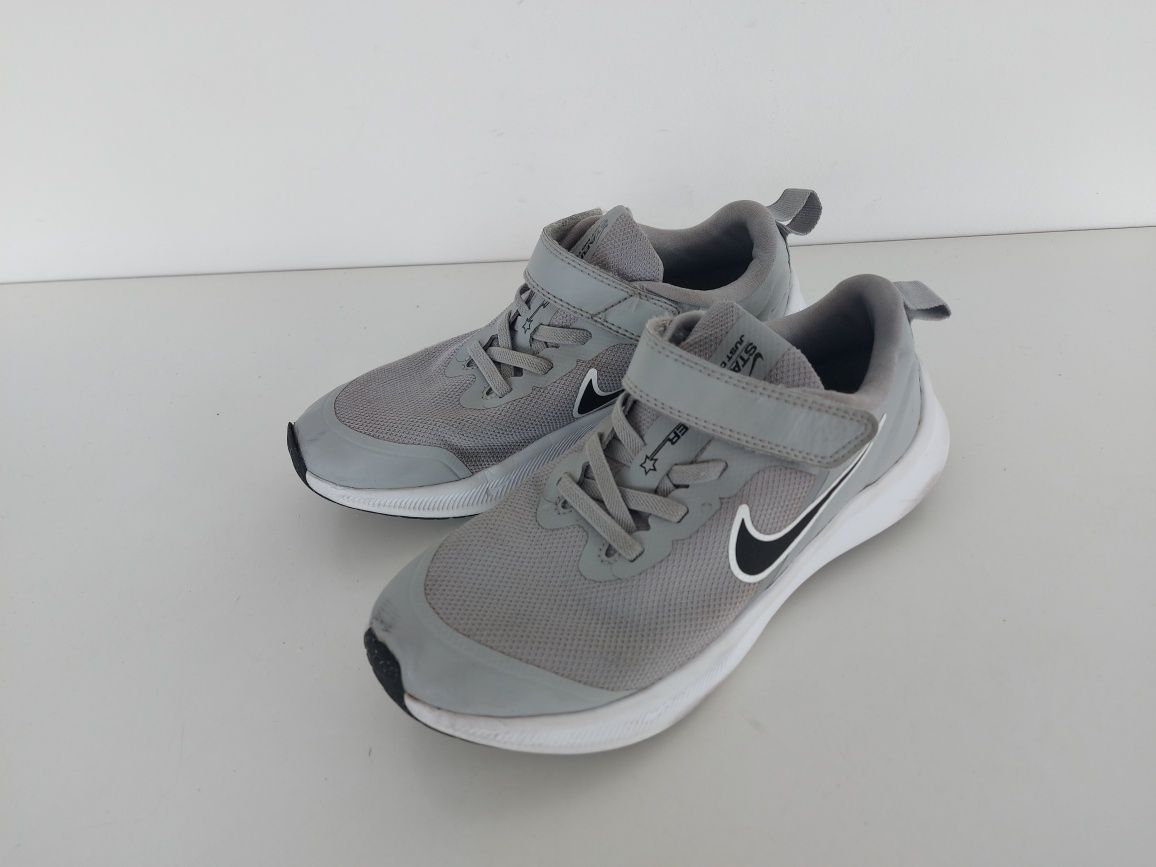 Buty dziecięce adidasy Nike w rozmiarze 33