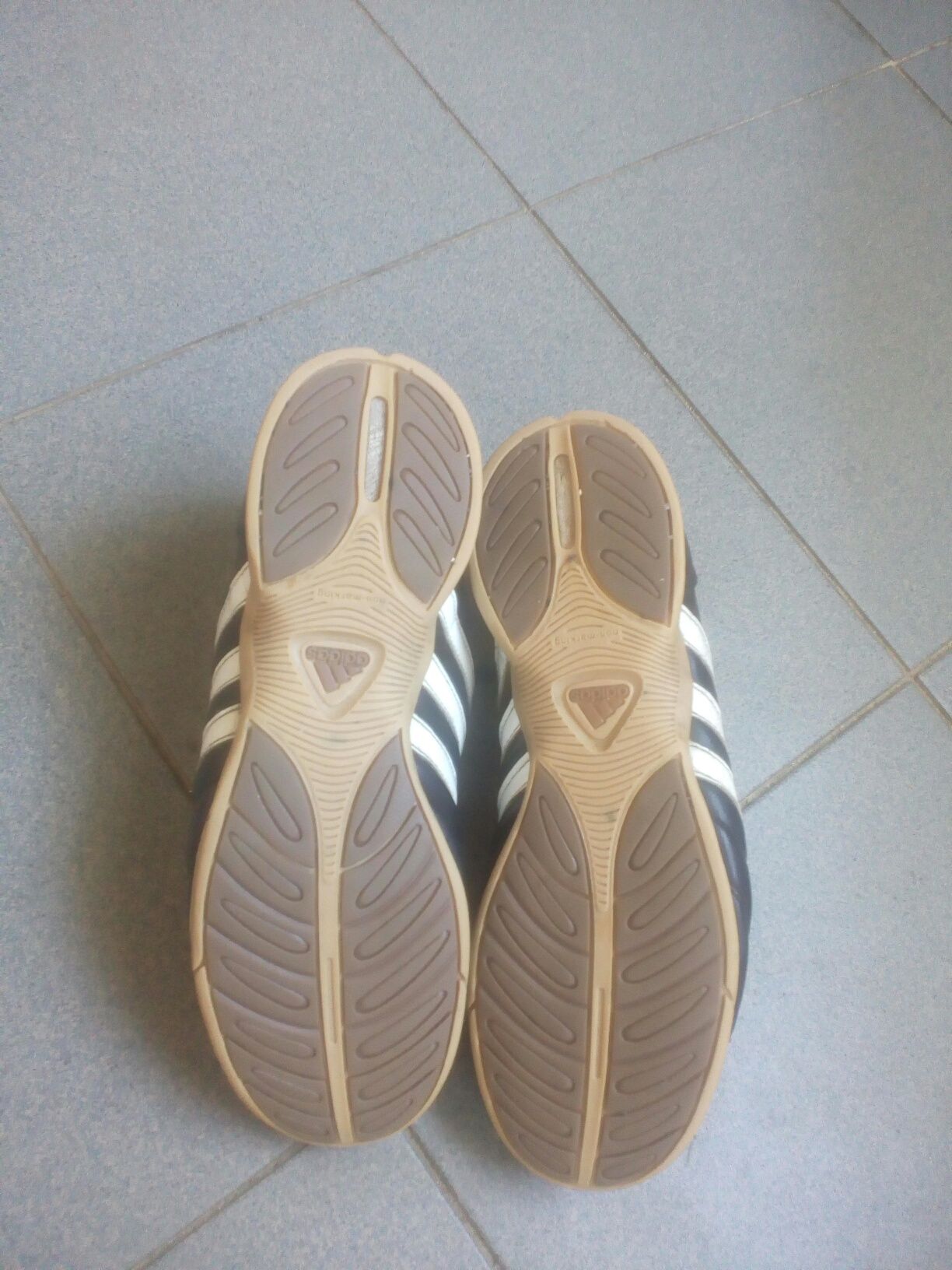 Продам кросівки Adidas