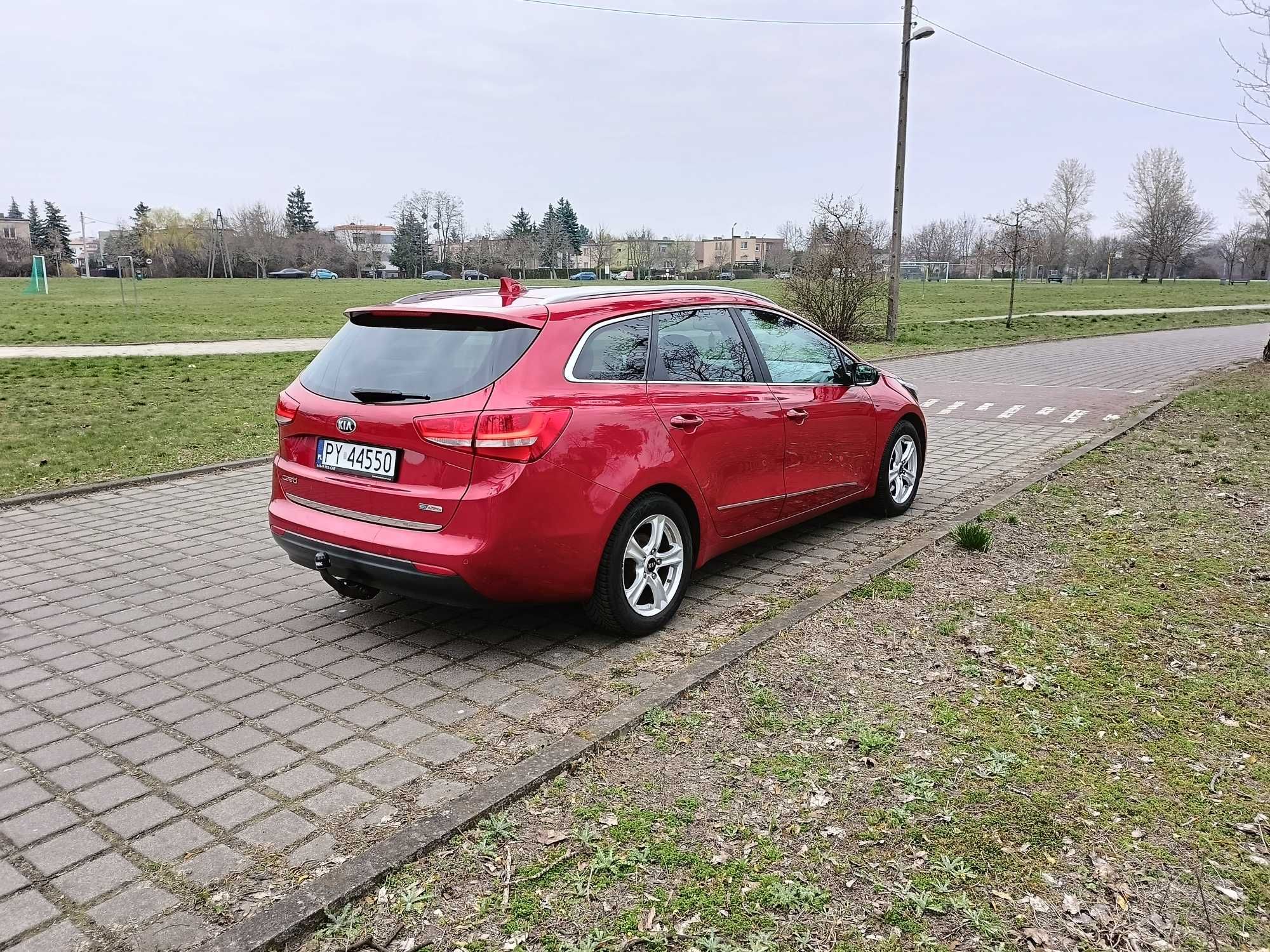 Sprzedam KIA Ceed II Ledy Klimatronik Kamera Cofania Navigac Skóra Hak