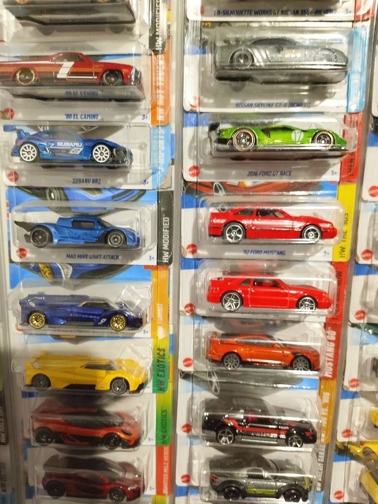 Hot wheels 83 auta