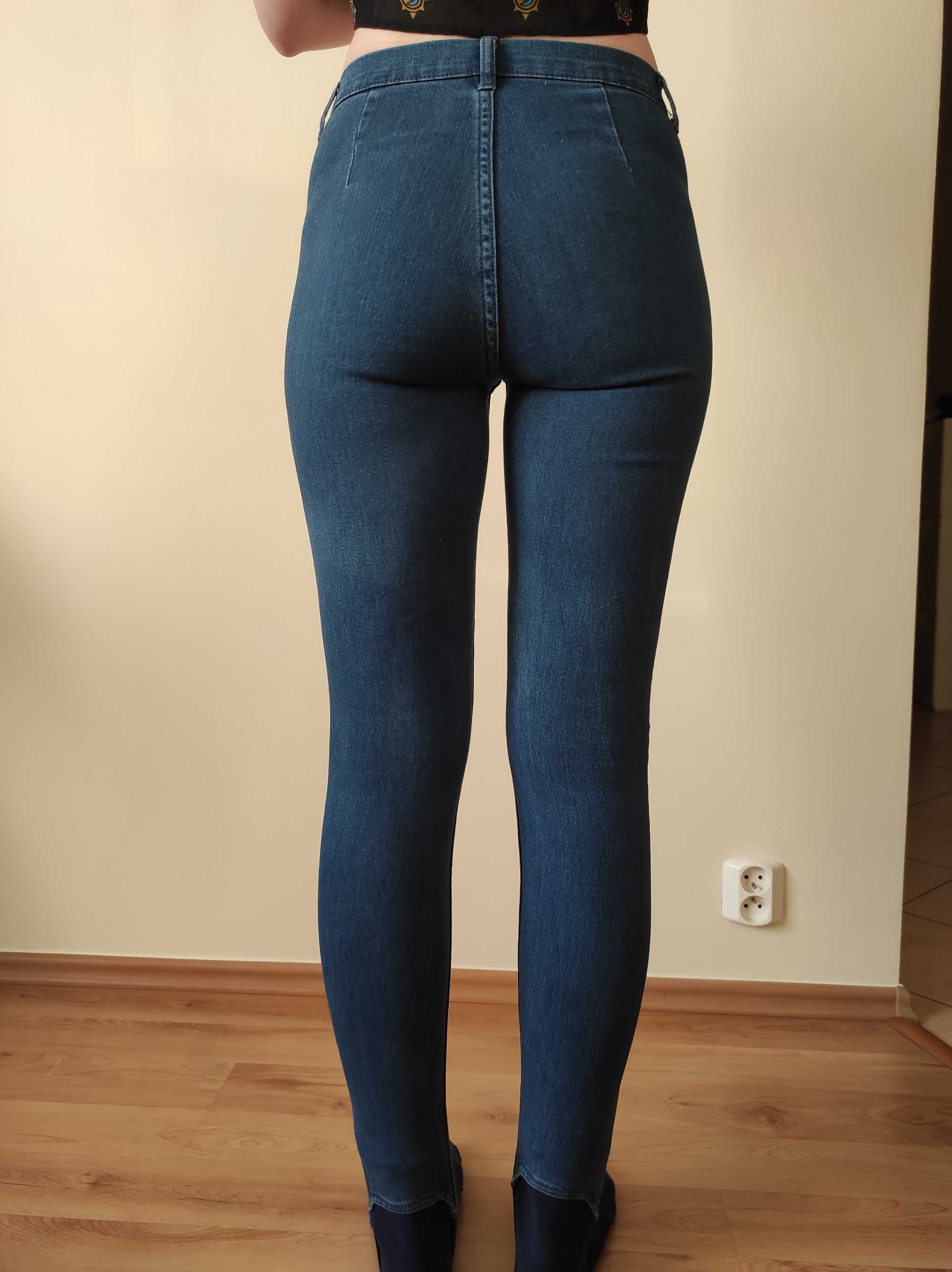 Spodnie Cropp z kolekcji #denim, jeansowe.