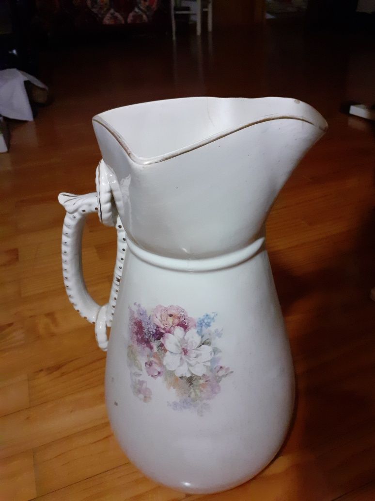 Prato cerâmica sacavem antigo em bom estado.