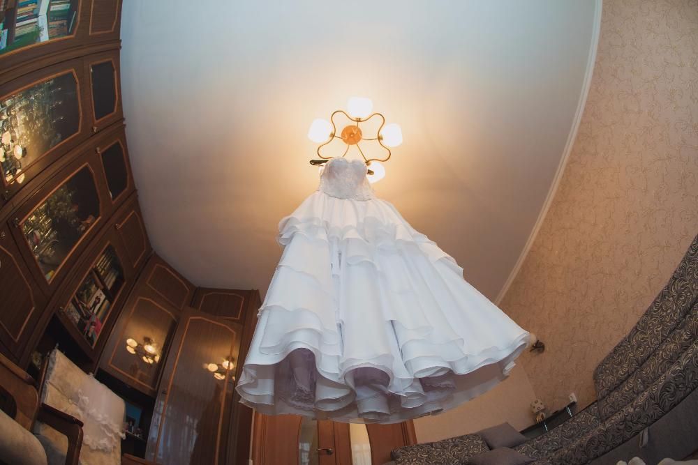 Свадебное платье а-силуэта