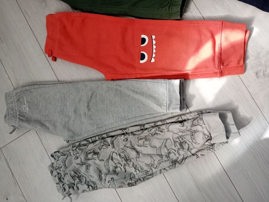 Spodnie chłopięce 8 szt. r 104-110