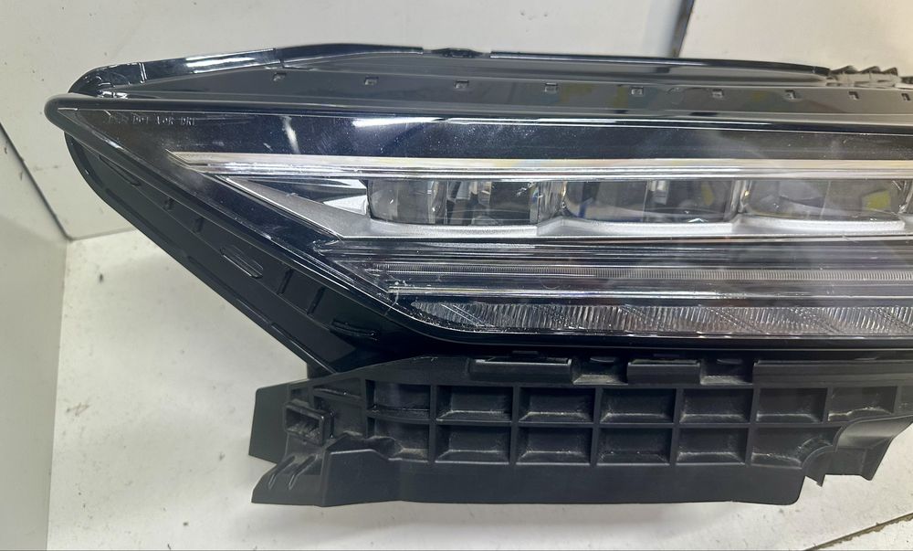 Фара левая Acura MDX 2022 2023 2024 33150TYAA01