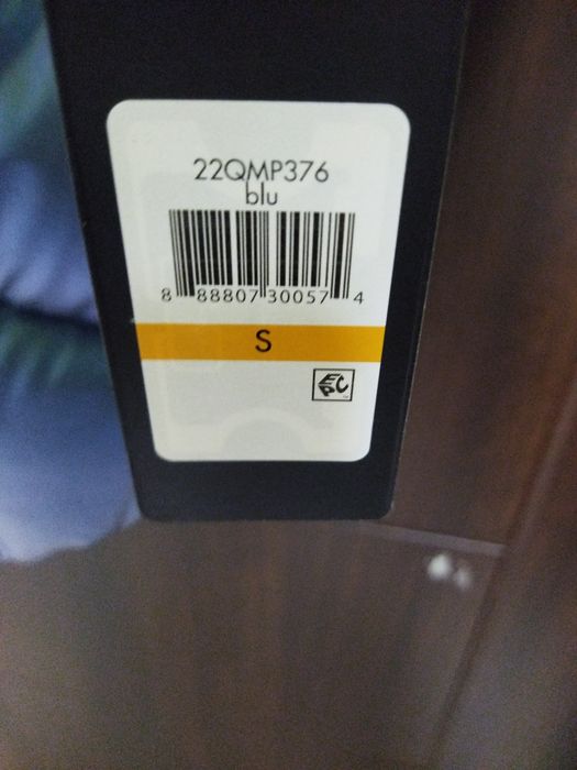 Куртка жіноча Guess  36/S/44