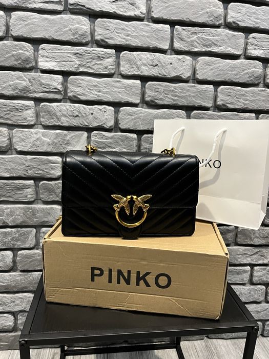 Torebka czarna pikowana Pinko