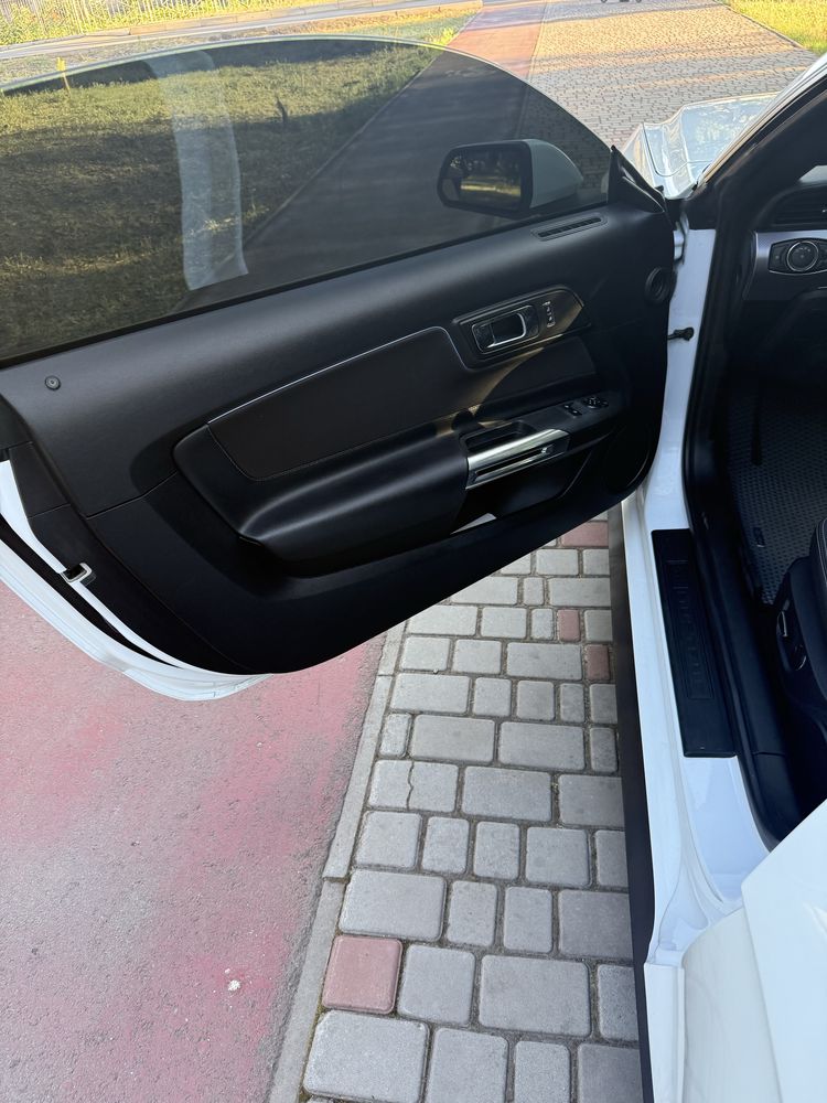 Продам Ford Mustang 2016