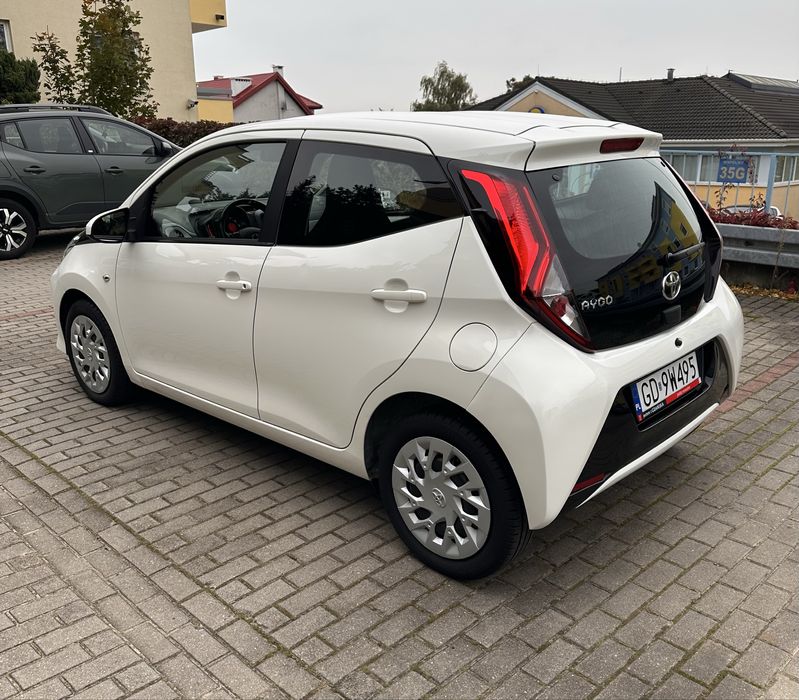 TOYOTA AYGO X-PLAY CARPlayApple Android automat kamera 2018 super stan