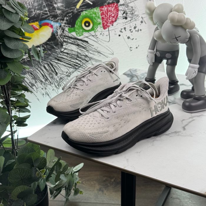 Кросівки Hoka Clifton 9 38.5 розмір E1097